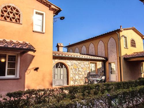 Зовнішній вигляд готелю, ISA-Residence with swimming-pool in Monteverdi Marittimo in Монтеверді Маріттімо