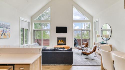 Emerald Elk at Village Creek by AvantStay, Telluride