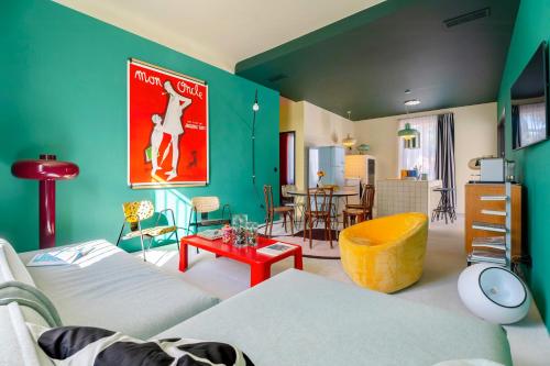 Elegant & Colorful House Near The Beaches gîte à louer Les Salins