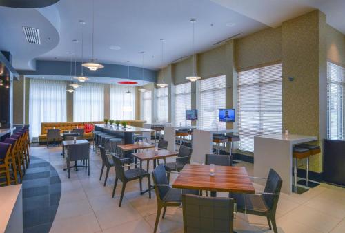 Hilton Garden Inn Raleigh/Crabtree Valley - image 17