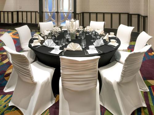 Hilton Garden Inn Raleigh/Crabtree Valley - image 29