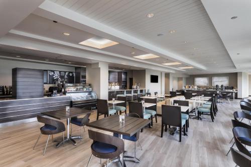 The Island House Hotel a Doubletree by Hilton - image 23