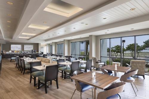The Island House Hotel a Doubletree by Hilton - image 28