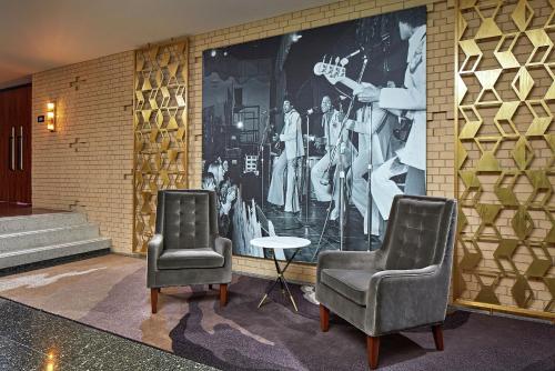 The Statler Dallas Curio Collection By Hilton - image 26