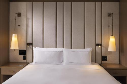 The Statler Dallas Curio Collection By Hilton - image 27
