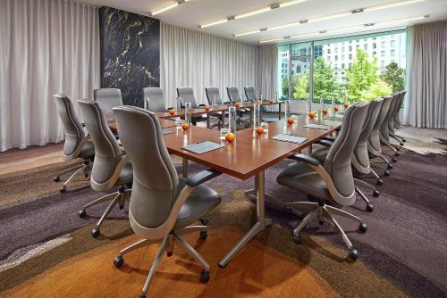 The Statler Dallas Curio Collection By Hilton - image 40