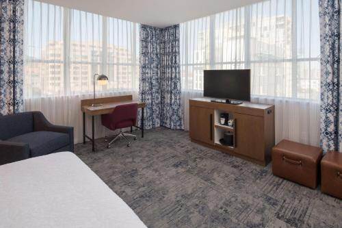 Hampton Inn And Suites By Hilton Portland-Pearl District - image 30