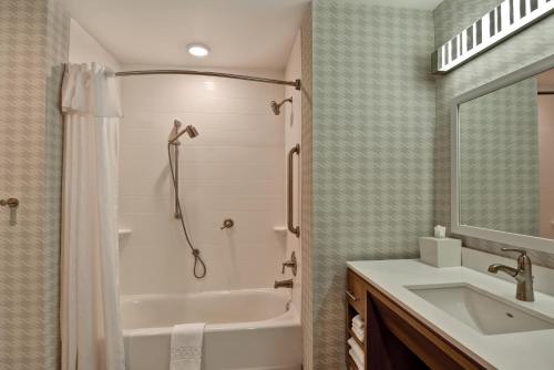 Home2 Suites By Hilton Tampa USF Near Busch Gardens - image 27