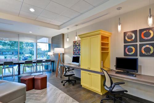 Home2 Suites By Hilton Tampa USF Near Busch Gardens - image 35