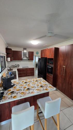 Life is good in Parkside Relaxing 3 BR Retreat in Parkside
