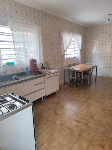 Suite confortavel, seu cantinho em minha casa in Freguesia do O