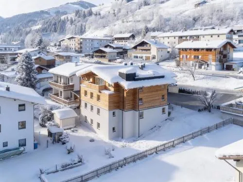 Haus Tauernblick Top 2 und 3 und 4 in Jochberg, Österreich