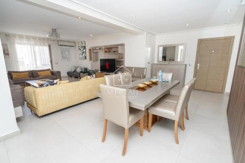 Chic 3 bedrooms Panoramic Bay MVG2 in Demnata