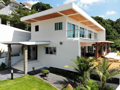 SunTien a spectacular 4br beach front pool villa – khách sạn tại Haad Yao