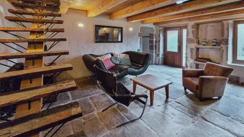 Echoes, Art House - Stay in Vassiviere in Faux-la-Montagne