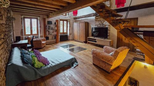 Echoes, Art House - Stay in Vassiviere in Faux-la-Montagne