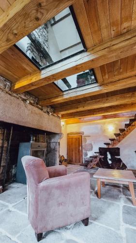 Echoes, Art House - Stay in Vassiviere in Faux-la-Montagne