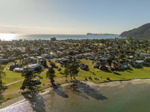外部景觀, Golden Horizon - Pauanui Holiday Home in 帕瓦努伊