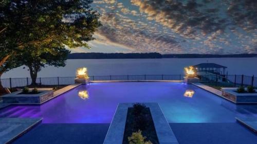Azalea Retreat- The Lodge by AvantStay Best View in Lake Norman of Catawba, USA
