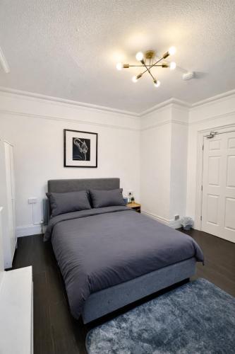 The Prestige Suite - London 5