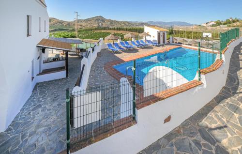 泳池, Cozy Home In Malaga With Wifi in 坎帕尼葉斯