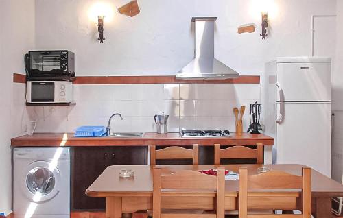 廚房, Cozy Home In Malaga With Wifi in 坎帕尼葉斯
