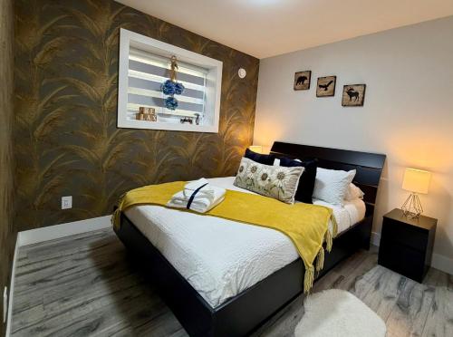 Luxurious & Stylish Two Bedroom Suite, Full Kitchen, Close to Vancouver in Delta, Canada
