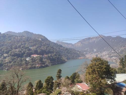 Loxis Heleri Resort Nanital – khách sạn tại Tallital