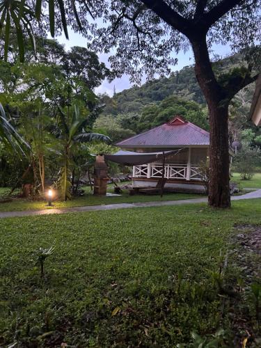 花園, Sarramea Dépaysement Bungalow Douceur (Sarramea Depaysement Bungalow Douceur) in 薩拉梅阿