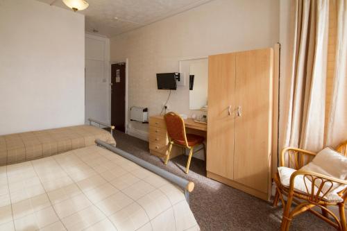 Brooklands Over 50's Only - image 4