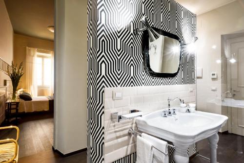 Arnobio Florence Suites - image 7