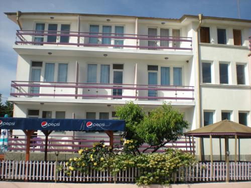 Entrance, Hotel Strajica in Lozenets