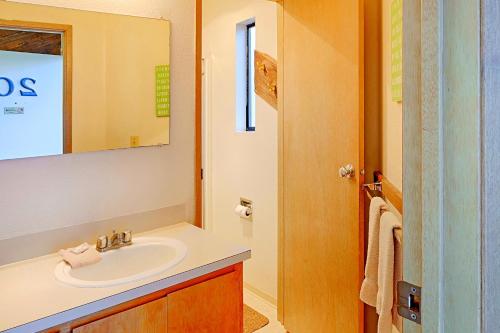 Beach Comber's Hideaway - image 5