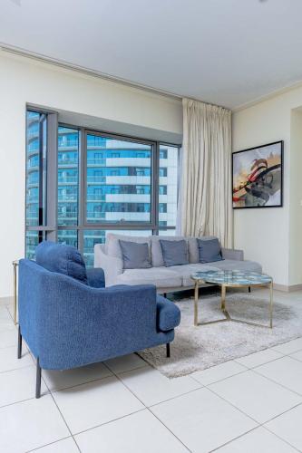 Nasma Luxury Stays - Fantastic Burj Khalifa View From This Fancy Condo · Dubai
