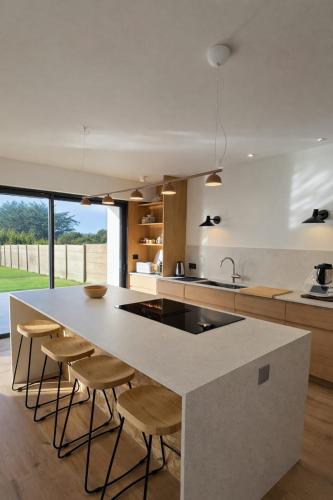Villa Cote Sauvage, au calme, piscine et vue mer in Quiberon