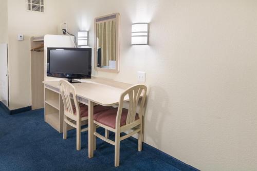Motel 6 Weatherford, TX – Weatherford, TX