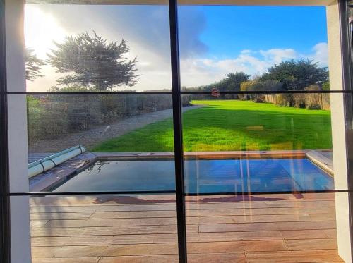 Kert, Villa Cote Sauvage, au calme, piscine et vue mer in Quiberon