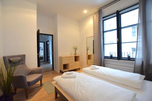 Luxury Apartment by Hi5 - Bajcsy Suite, Budapest (photo 8)