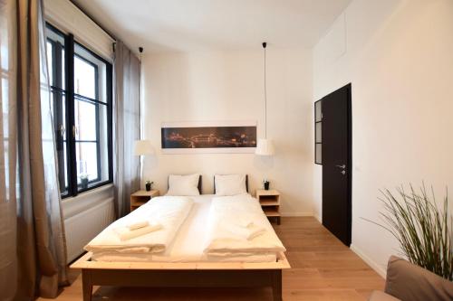 Luxury Apartment by Hi5 - Bajcsy Suite, Budapest (photo 4)