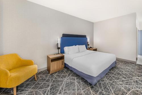 Hampton Inn & Suites Riverside/Corona East - image 26