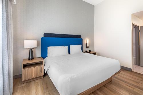 Hampton Inn & Suites Riverside/Corona East - image 23