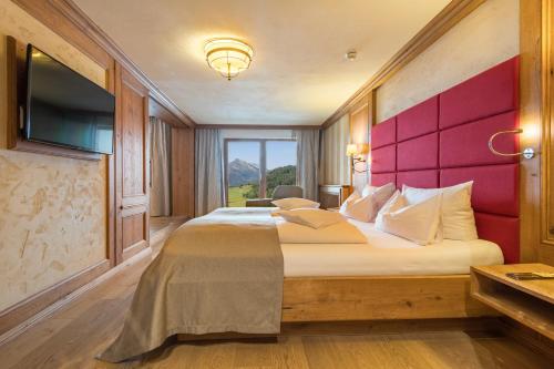 Suite with Mountain View