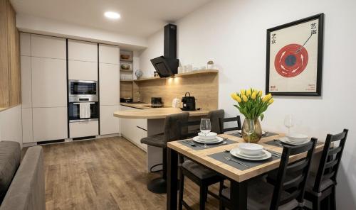 Black Lotus 3 I 24hr Self Check-in I City centre I Free parking – khách sạn tại Majer
