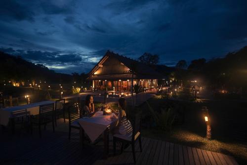 食べ物/飲み物, ナムカット ヨラパ リゾート (Namkat Yolapa Resort) in ウドムサイ