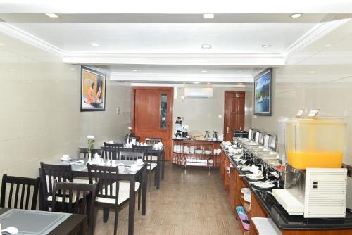Restaurant, Hotel Bond in Downtown Yangon
