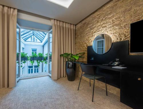 Artagonist Art Hotel - image 4