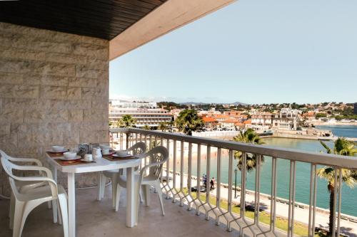  Romantic Apt Sea View Cascais Bay in Cascais
