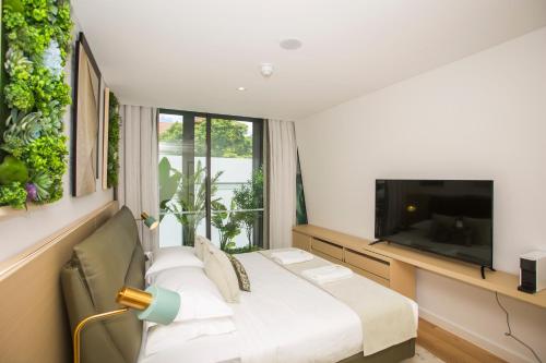 room detail thumbnail 1