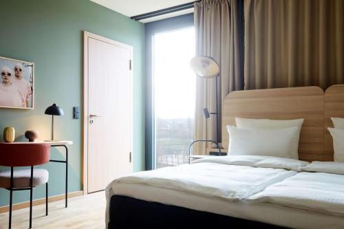 room detail thumbnail 1