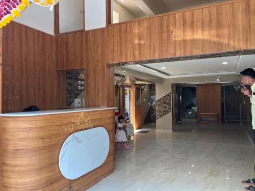 Sriveda Premium Hotel in 英迪拉公園